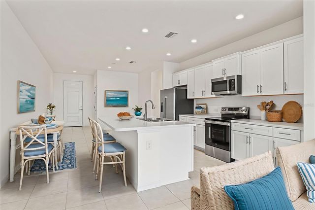 2262 WASHINGTON PALM COURT, Bradenton, FL 34212