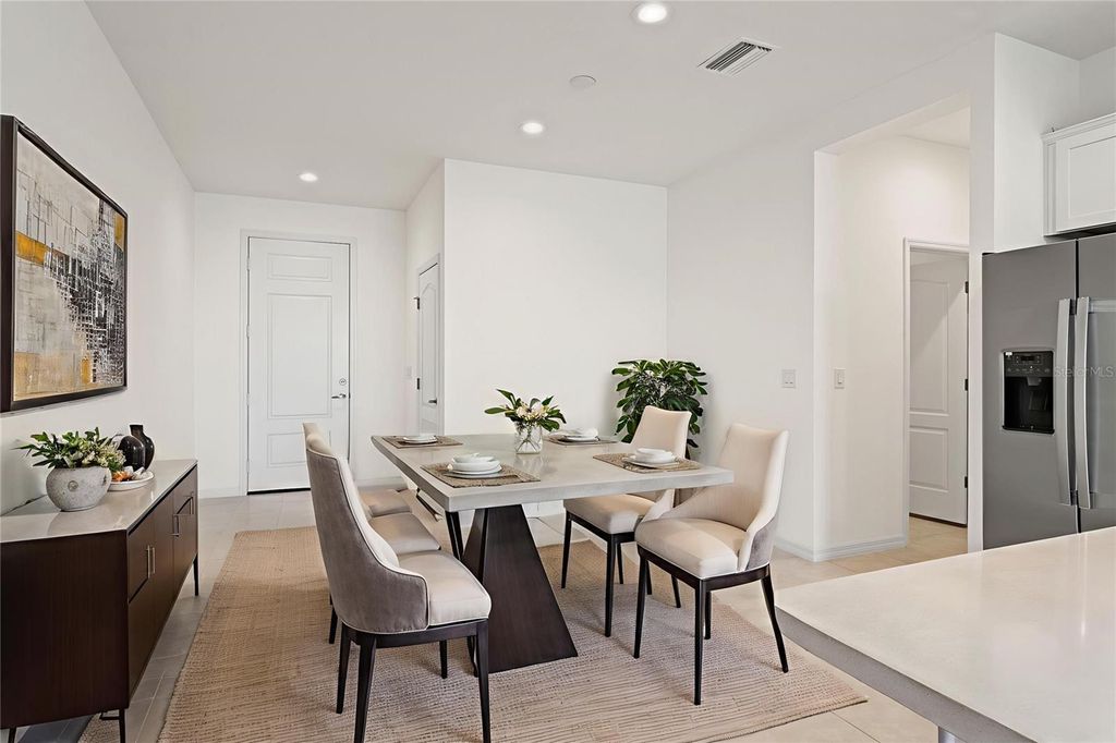 Image 4 of property listing at 2262 WASHINGTON PALM COURT, Bradenton, FL 34212