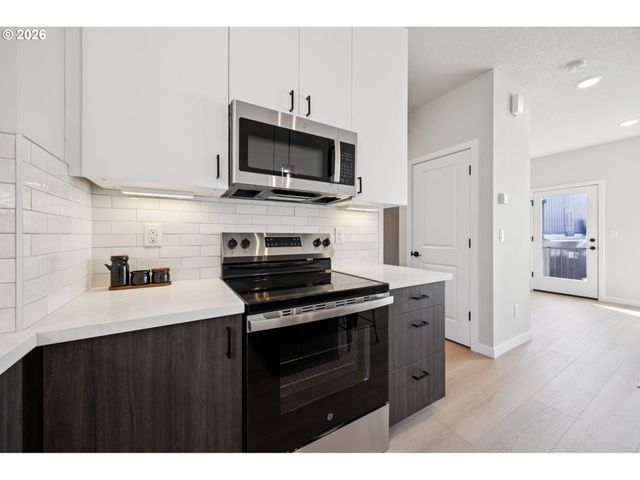 1731 Se CLATSOP St, Portland, OR 97202