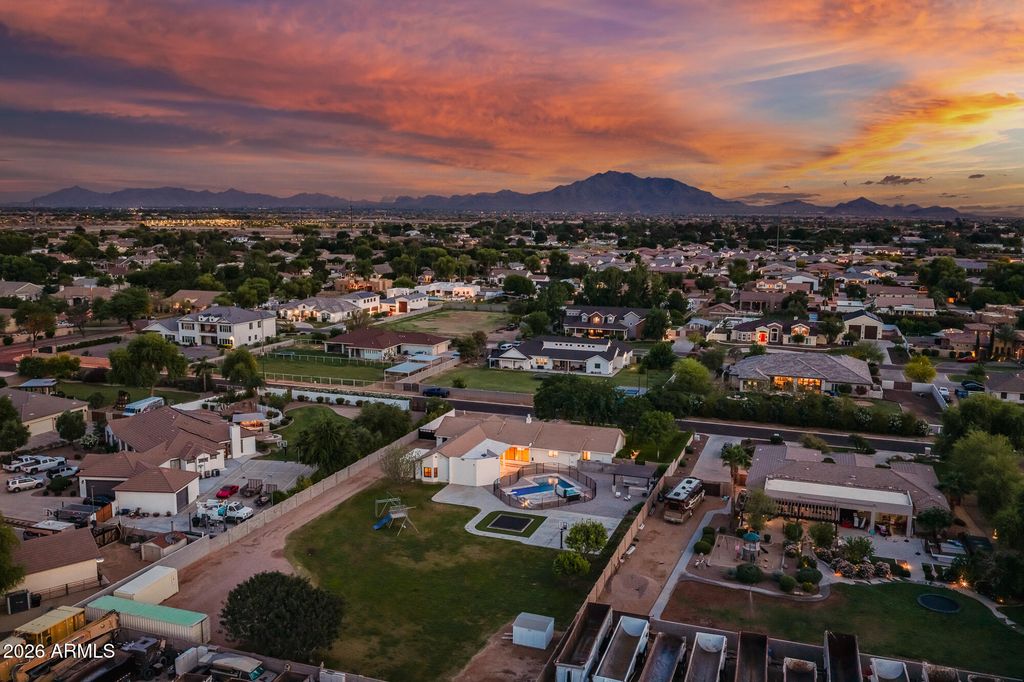 Image 12 of property listing at 2520 E WINCHESTER Drive, Gilbert, AZ 85297