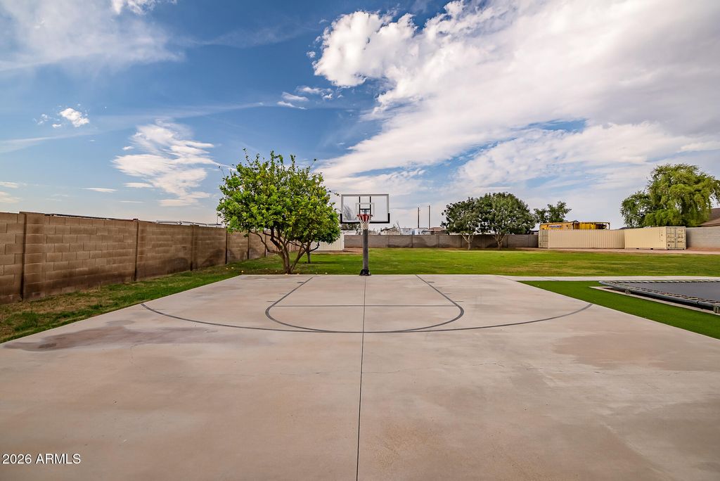 Image 28 of property listing at 2520 E WINCHESTER Drive, Gilbert, AZ 85297