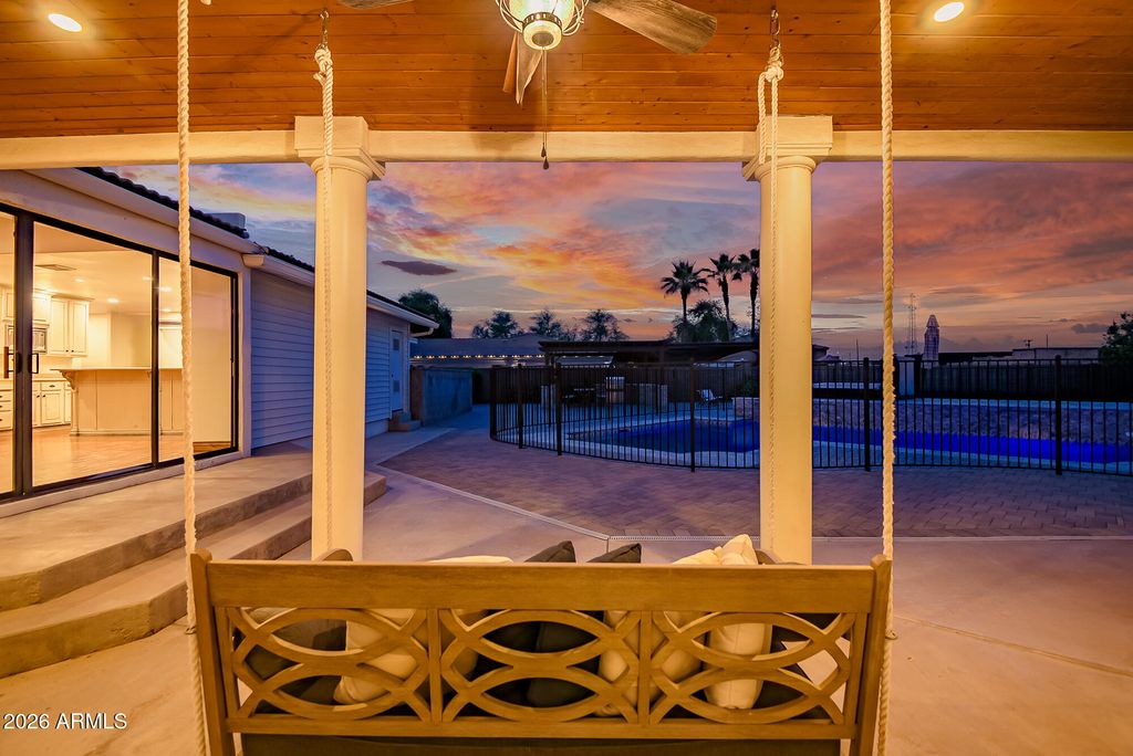 Image 6 of property listing at 2520 E WINCHESTER Drive, Gilbert, AZ 85297