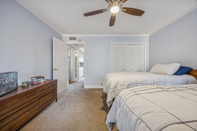 10019 Regal Park Lane 207, Dallas, TX 75230