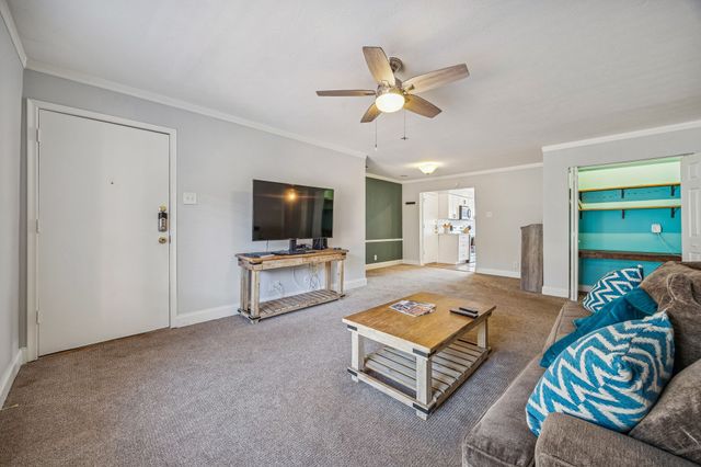 10019 Regal Park Lane 207, Dallas, TX 75230