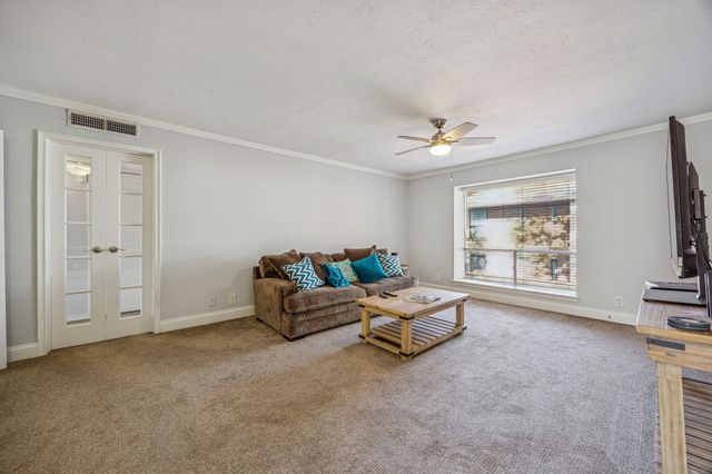 10019 Regal Park Lane 207, Dallas, TX 75230