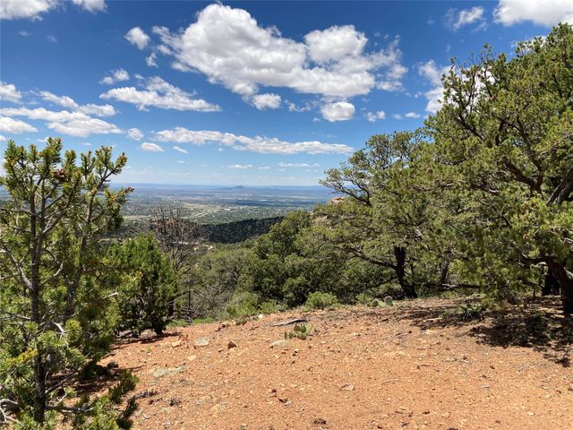 215 Double Arrow, Santa Fe, NM 87505