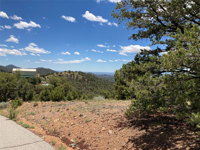 215 Double Arrow, Santa Fe, NM 87505