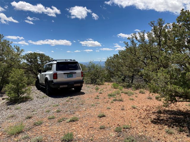 215 Double Arrow, Santa Fe, NM 87505