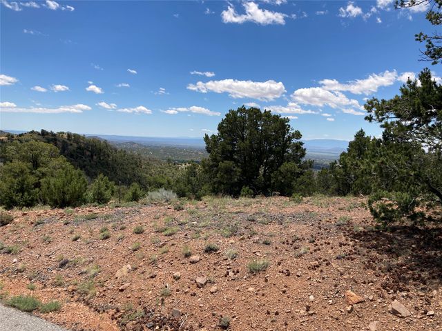 215 Double Arrow, Santa Fe, NM 87505