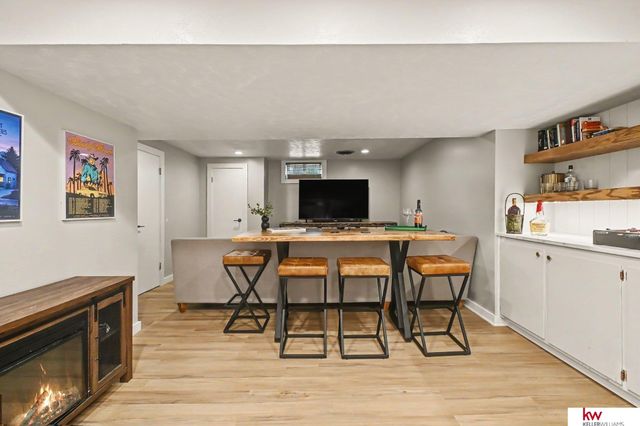 328 S 70 Avenue, Omaha, NE 68132