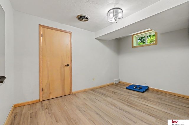 328 S 70 Avenue, Omaha, NE 68132