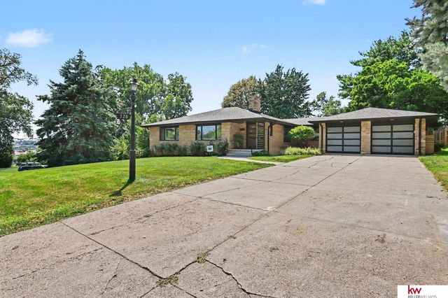 328 S 70 Avenue, Omaha, NE 68132