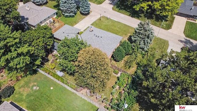 328 S 70 Avenue, Omaha, NE 68132