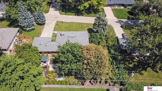 328 S 70 Avenue, Omaha, NE 68132