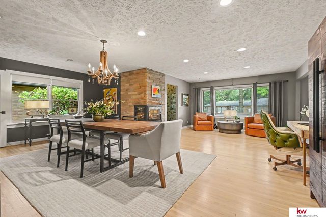 328 S 70 Avenue, Omaha, NE 68132