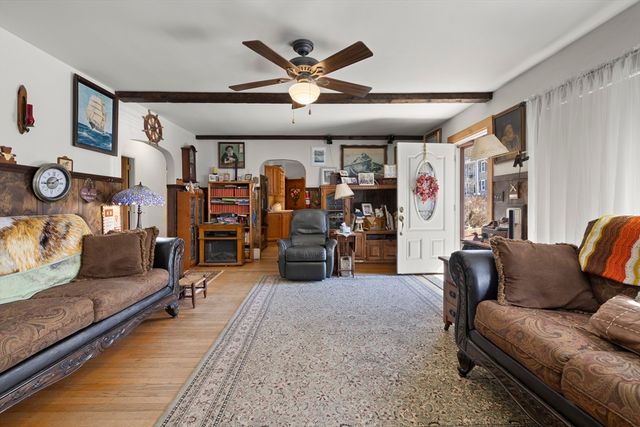 16 Morgan St, Fairhaven, MA 02719