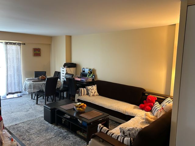 7141 N Kedzie Avenue 912, Chicago, IL 60645