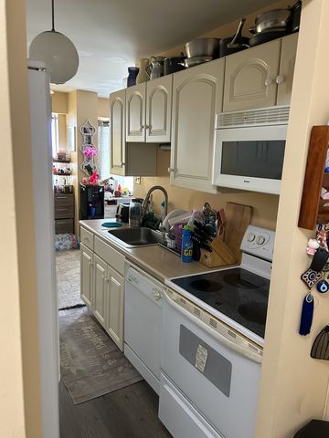 7141 N Kedzie Avenue 912, Chicago, IL 60645