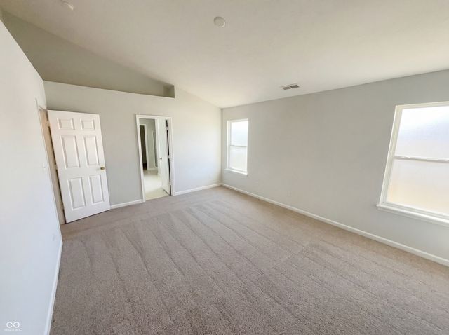 6767 Woodcliff Circle, Zionsville, IN 46077