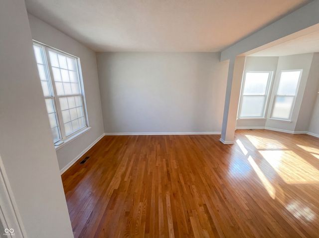 6767 Woodcliff Circle, Zionsville, IN 46077