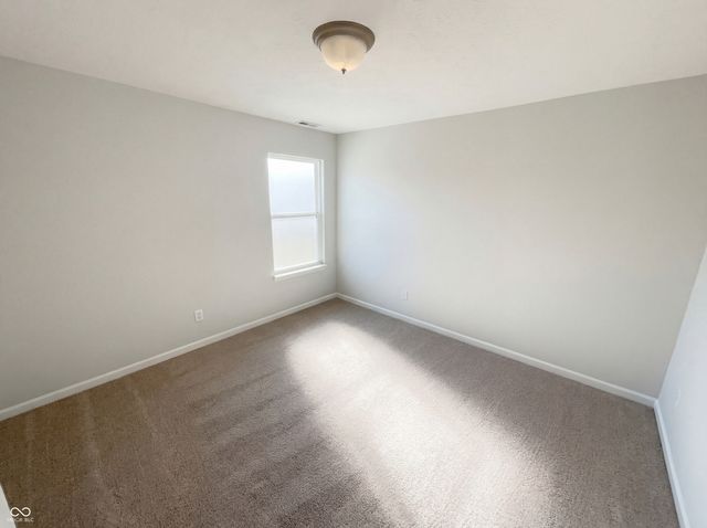 6767 Woodcliff Circle, Zionsville, IN 46077