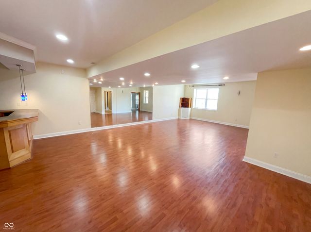 6767 Woodcliff Circle, Zionsville, IN 46077