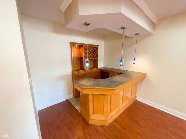 6767 Woodcliff Circle, Zionsville, IN 46077