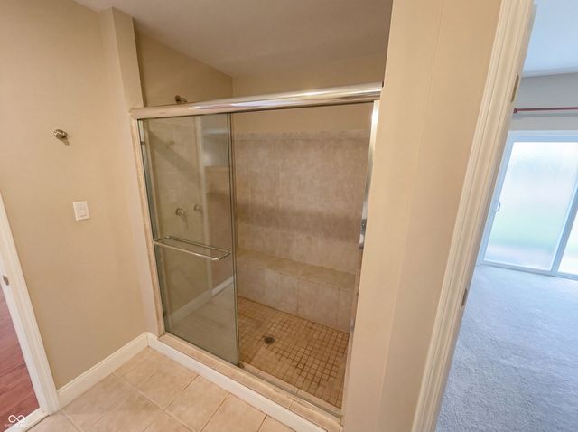 6767 Woodcliff Circle, Zionsville, IN 46077