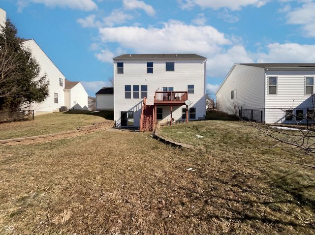 6767 Woodcliff Circle, Zionsville, IN 46077