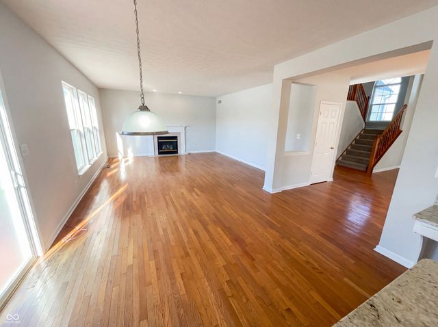 6767 Woodcliff Circle, Zionsville, IN 46077