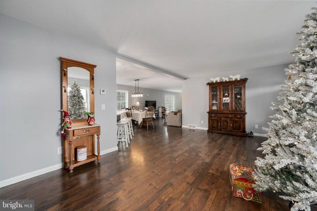 2671 E SHERMAN AVE, Vineland, NJ 08361