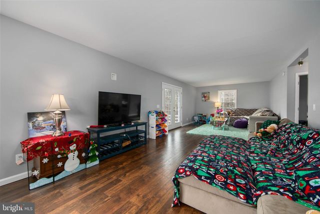 2671 E SHERMAN AVE, Vineland, NJ 08361