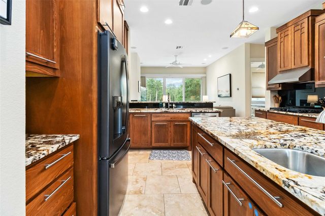 129 Powder Horn RD, Bastrop, TX 78602