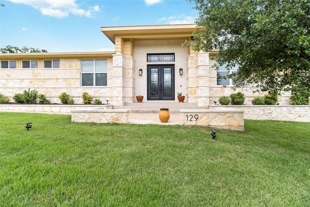 129 Powder Horn RD, Bastrop, TX 78602