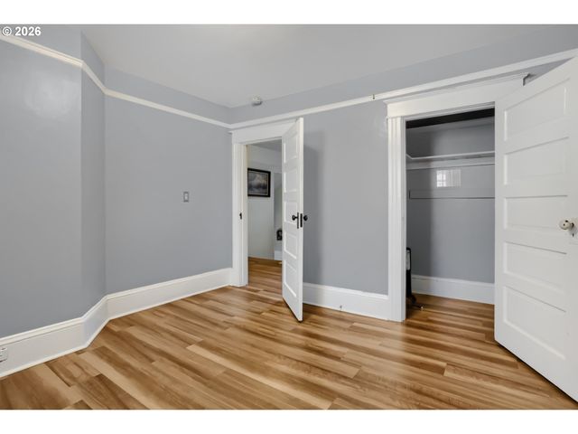 2124 Ne DAVIS St, Portland, OR 97232