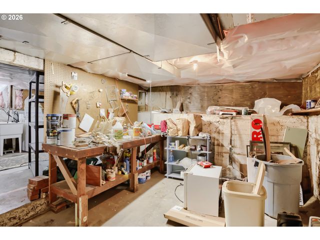 2124 Ne DAVIS St, Portland, OR 97232