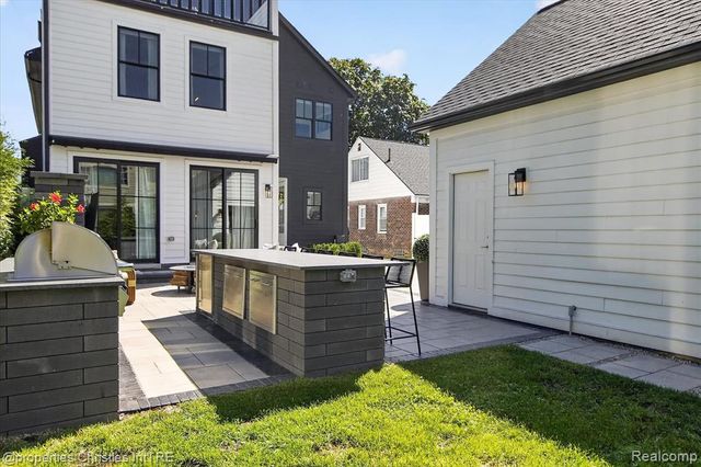 1470 Washington Boulevard, Birmingham, MI 48009