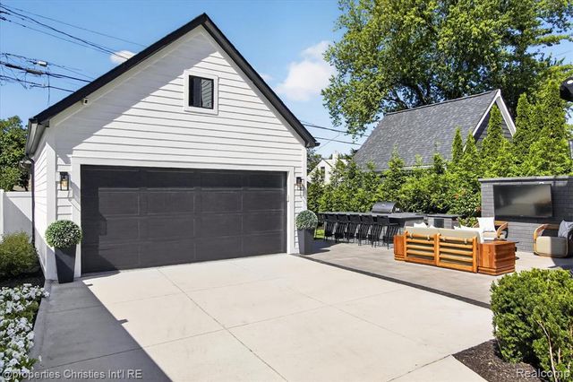 1470 Washington Boulevard, Birmingham, MI 48009