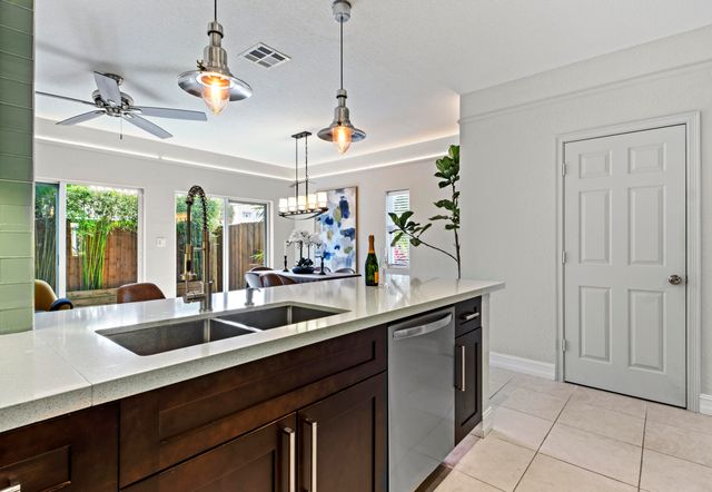 1741 NE 4th Avenue F5, Fort Lauderdale, FL 33305