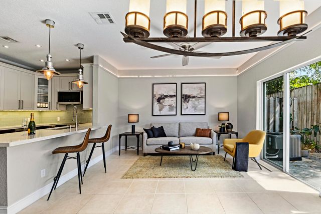 1741 NE 4th Avenue F5, Fort Lauderdale, FL 33305