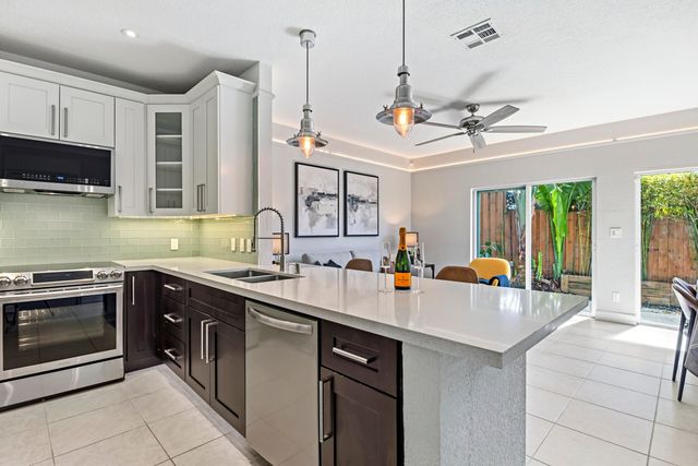 1741 NE 4th Avenue F5, Fort Lauderdale, FL 33305