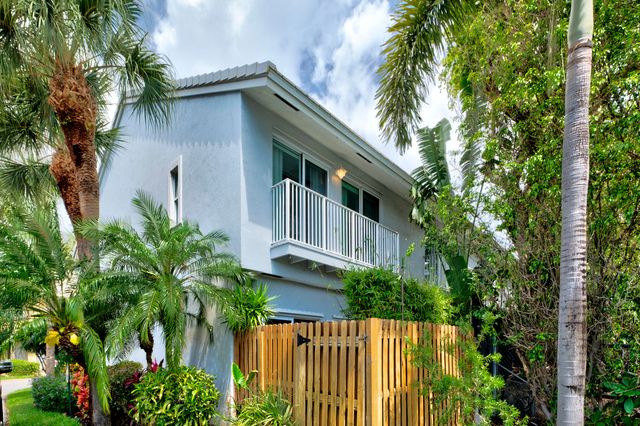 1741 NE 4th Avenue F5, Fort Lauderdale, FL 33305