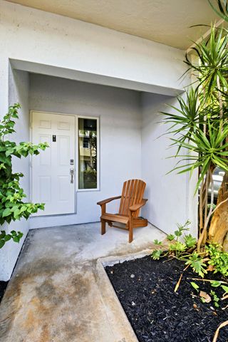 1741 NE 4th Avenue F5, Fort Lauderdale, FL 33305
