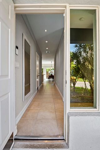 1741 NE 4th Avenue F5, Fort Lauderdale, FL 33305