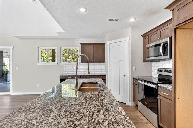 3009 E Republic Road, Springfield, MO 65804