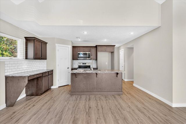 3009 E Republic Road, Springfield, MO 65804