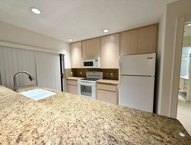 304 Sun Terrace Court, Palm Beach Gardens, FL 33403