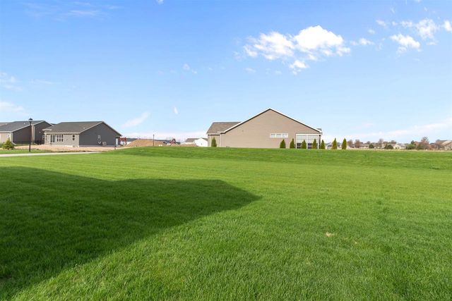 4647 N CHERRYVALE AVENUE, Appleton, WI 54913