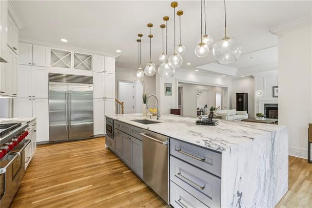 425 Laurel Chase Court, Sandy Springs, GA 30327