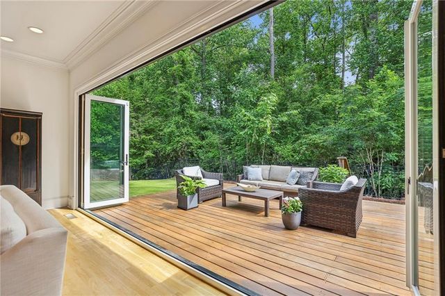425 Laurel Chase Court, Sandy Springs, GA 30327
